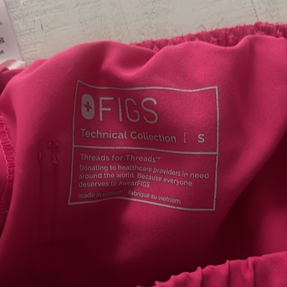 Figs hot pink scrub pants - Picture 3 of 3